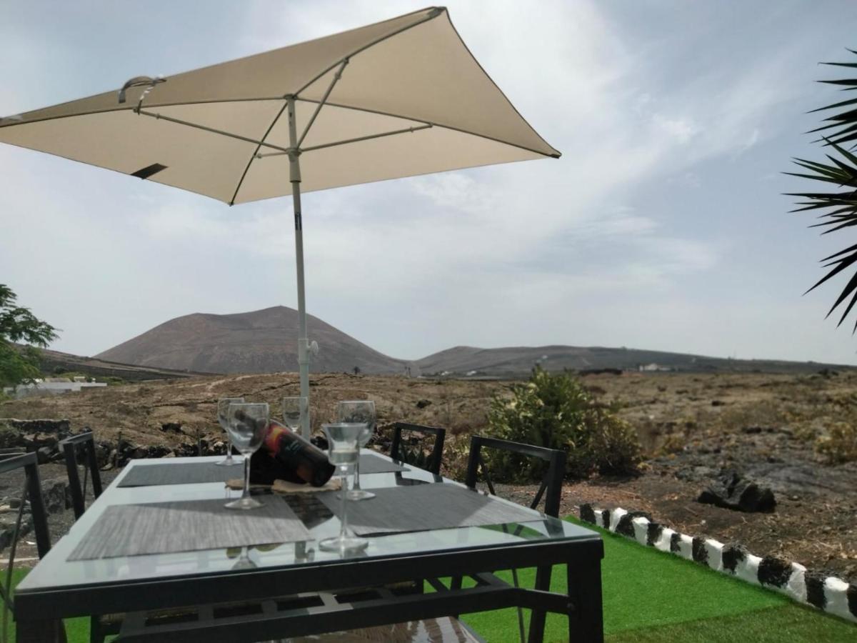 Lanzarote Casa Volcanica-Anclada Sobre La Lava Del Volcan Montana Blanca 외부 사진