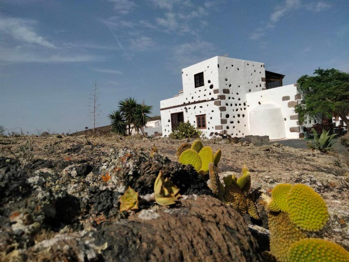 Lanzarote Casa Volcanica-Anclada Sobre La Lava Del Volcan Montana Blanca 외부 사진